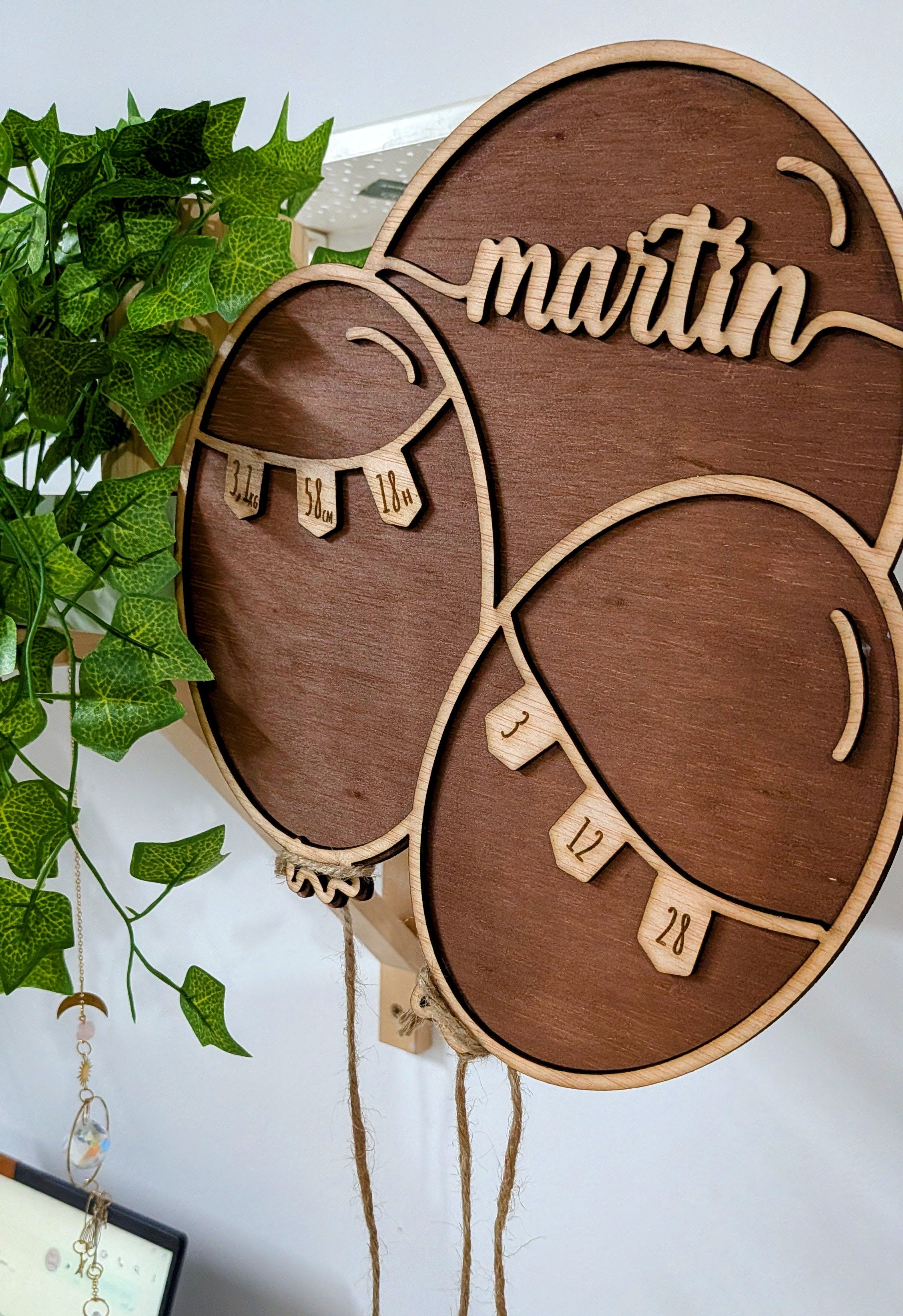 Placa de Nacimiento Personalizada para Bebé de Madera. Modelo globo