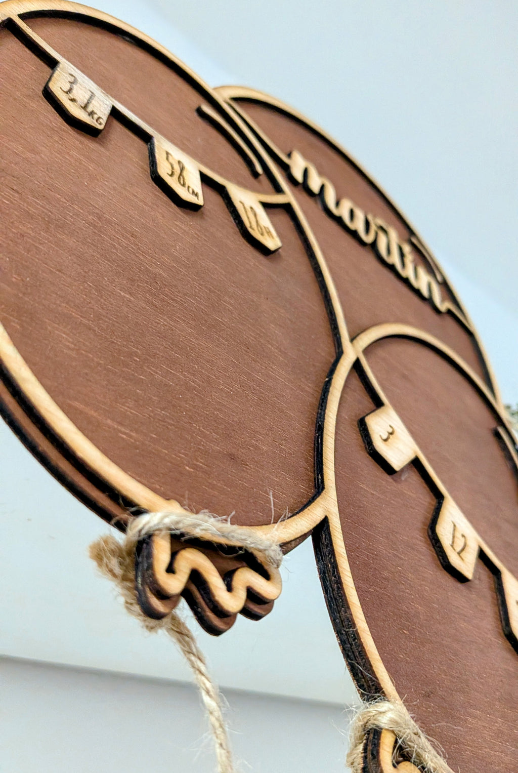 Placa de Nacimiento Personalizada para Bebé de Madera. Modelo globo