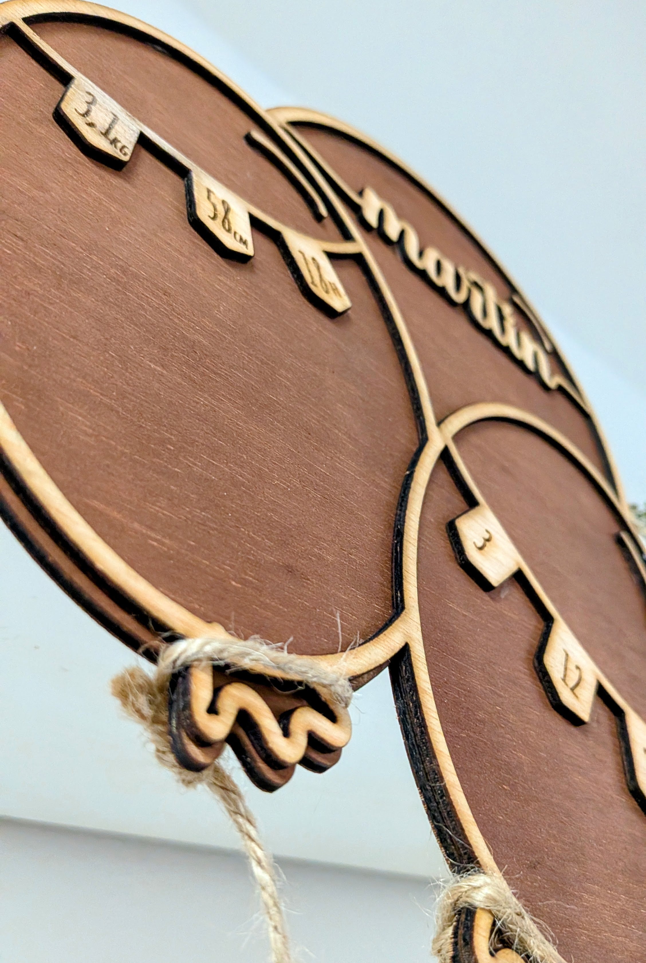 Placa de Nacimiento Personalizada para Bebé de Madera. Modelo globo