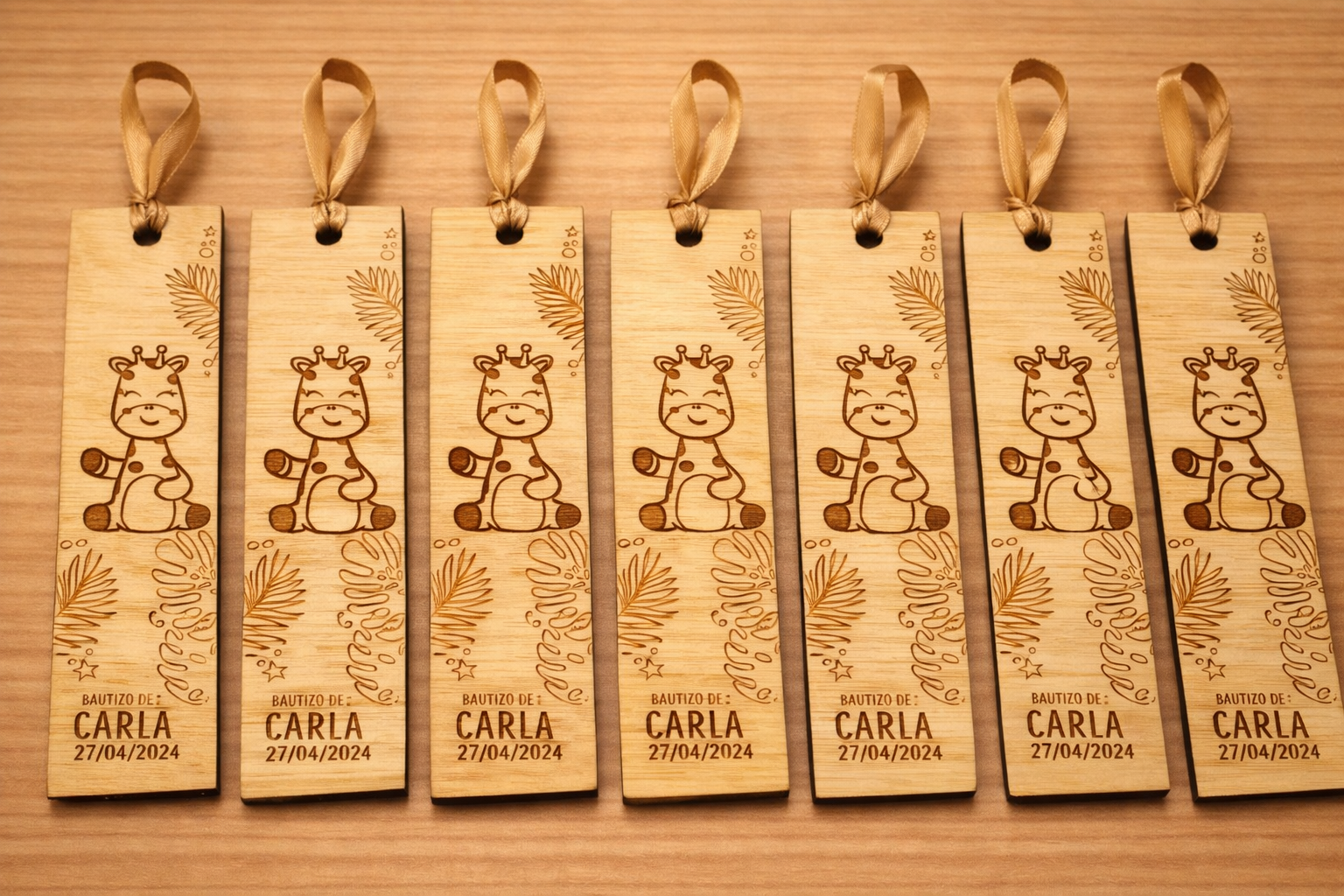 Marcapáginas personalizado jirafa en madera | Nombre y fecha grabados | Detalle invitados