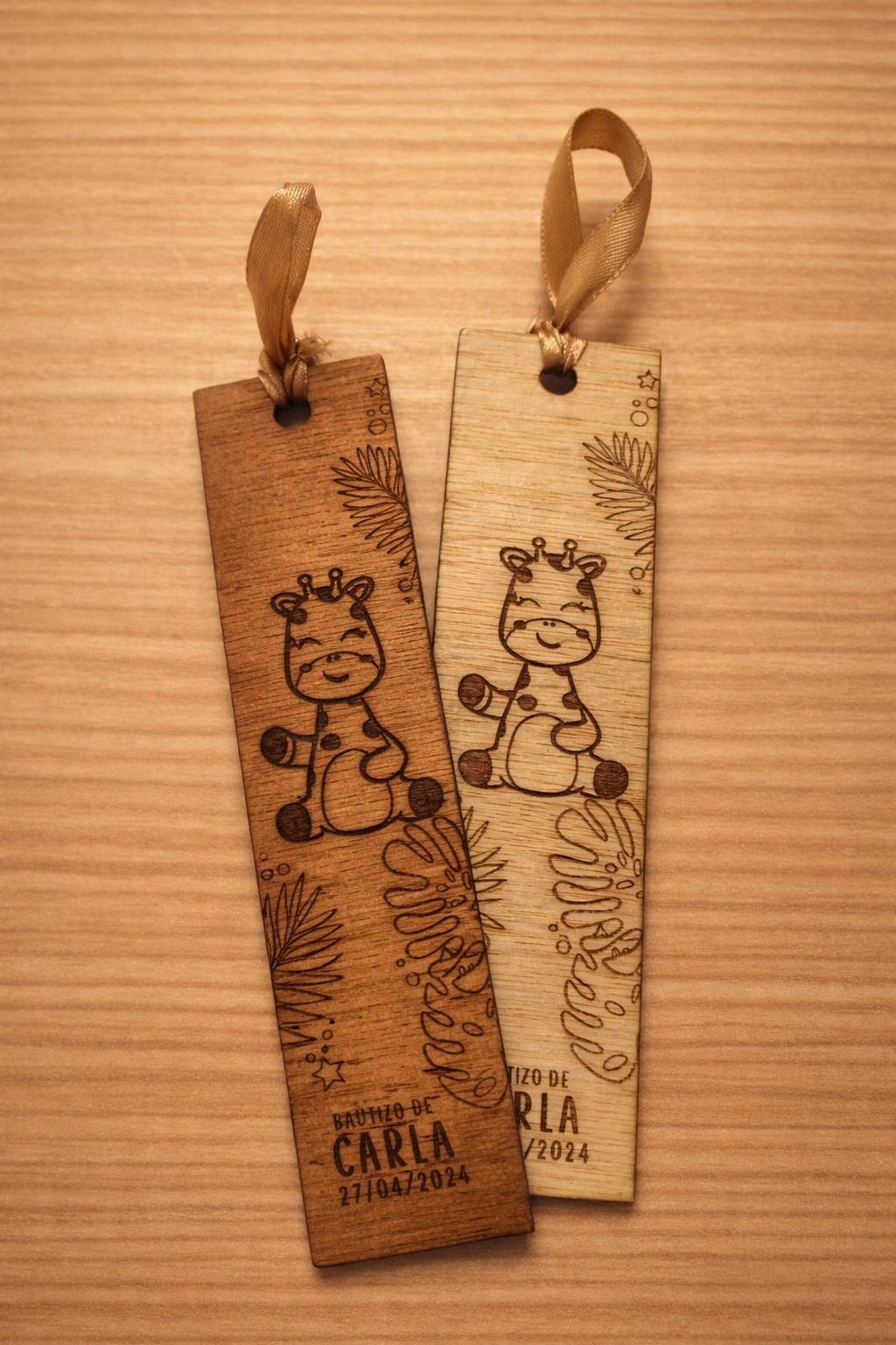 Marcapáginas personalizado jirafa en madera | Nombre y fecha grabados | Detalle invitados